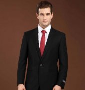 西服選擇定制劃算還是商場(chǎng)買劃算