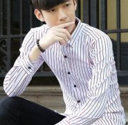 會穿條紋襯衫的男士，更帥更有魅力