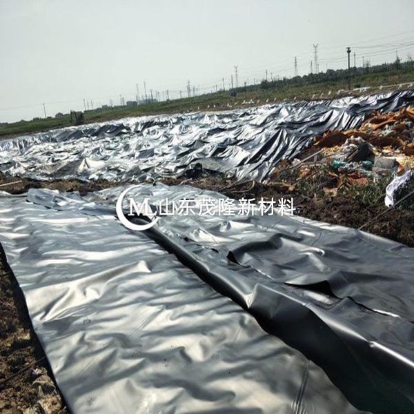 HDPE土工膜在鋪設(shè)時應(yīng)防止褶皺的形成