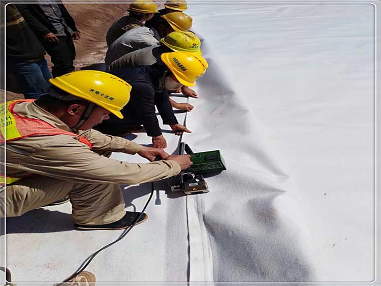 復合土工膜在紅旗河工程應用 所向披靡 第2張