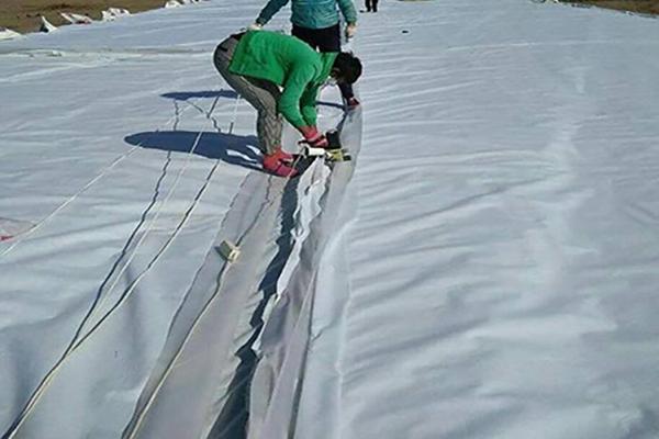 在水壩怎么鋪設復合土工膜 第2張