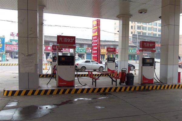 在加油站鋪設(shè)土工膜應(yīng)該怎么鋪? 第2張