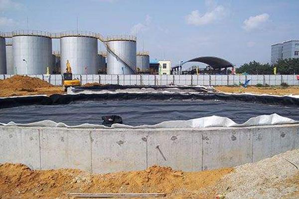 油庫罐區(qū)土工膜怎么鋪設(shè)? 第2張