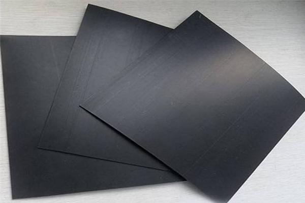 水泥池和鋪設(shè)了土工膜的魚池的區(qū)別是什么？