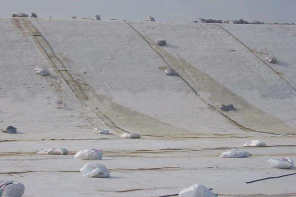 土工膜在冬季施工的注意事項(xiàng)