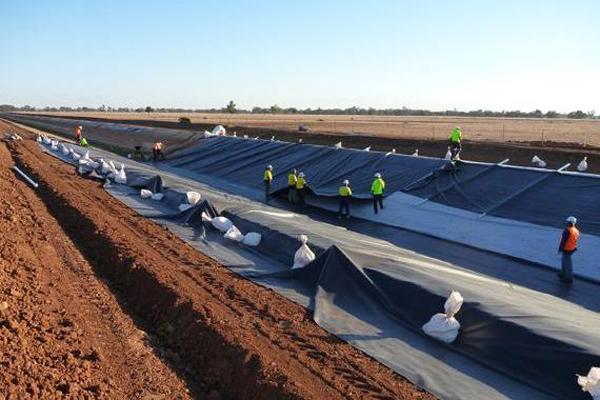 土工膜復合隔離墻的特點解析 第2張
