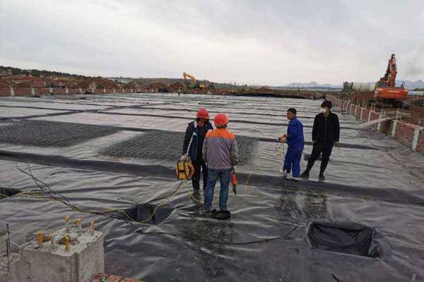 土工膜的耐腐蝕性能:解析材料抗腐蝕特性的關(guān)鍵 第3張