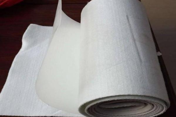 探秘復(fù)合土工膜的生產(chǎn)工藝 第5張