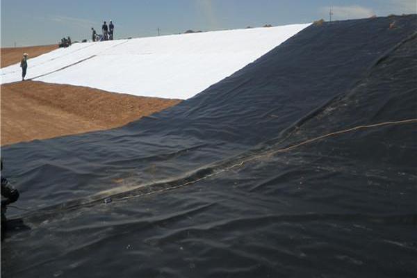 土工膜上的混凝土澆筑技巧