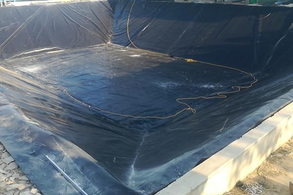 土工膜可否直接澆筑混凝土？