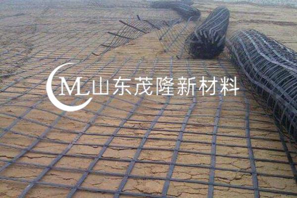 《養(yǎng)殖場項目》土工格柵施工