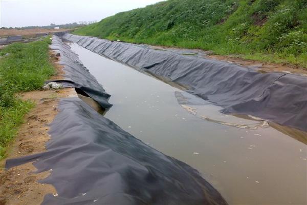 在生產以及施工中土工膜應該怎么做抗老化處理呢 第3張