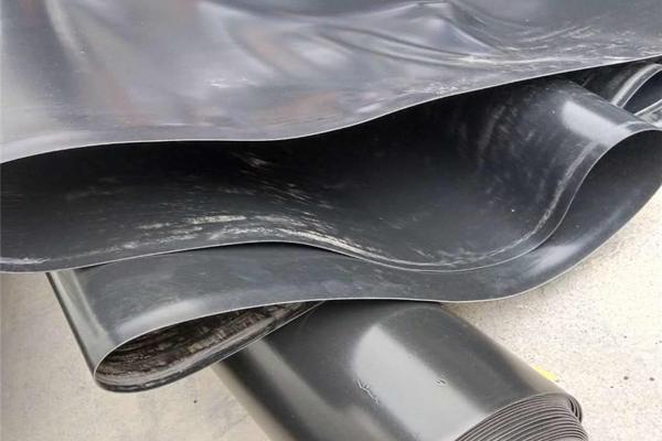 防滲膜漏水怎樣修補(bǔ)最好  第2張