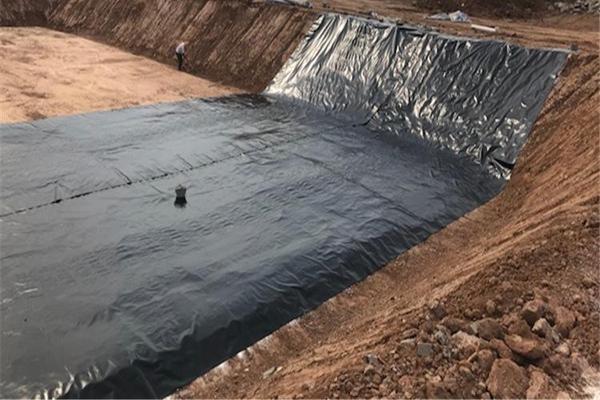 土工膜可以直接鋪在砂礫層上嗎